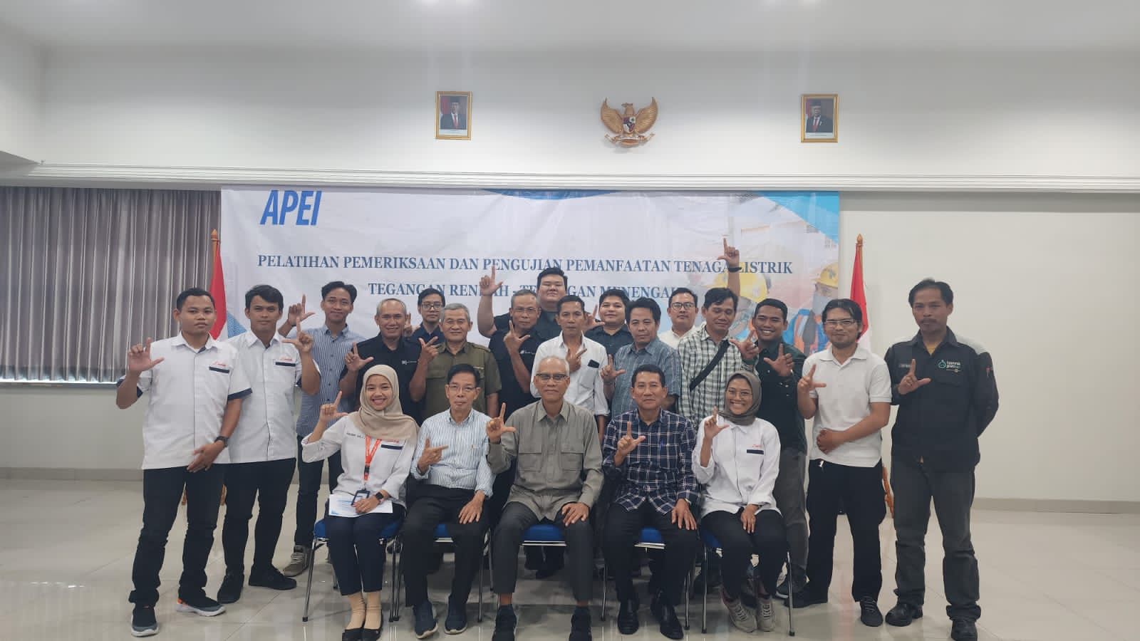 judul gambar